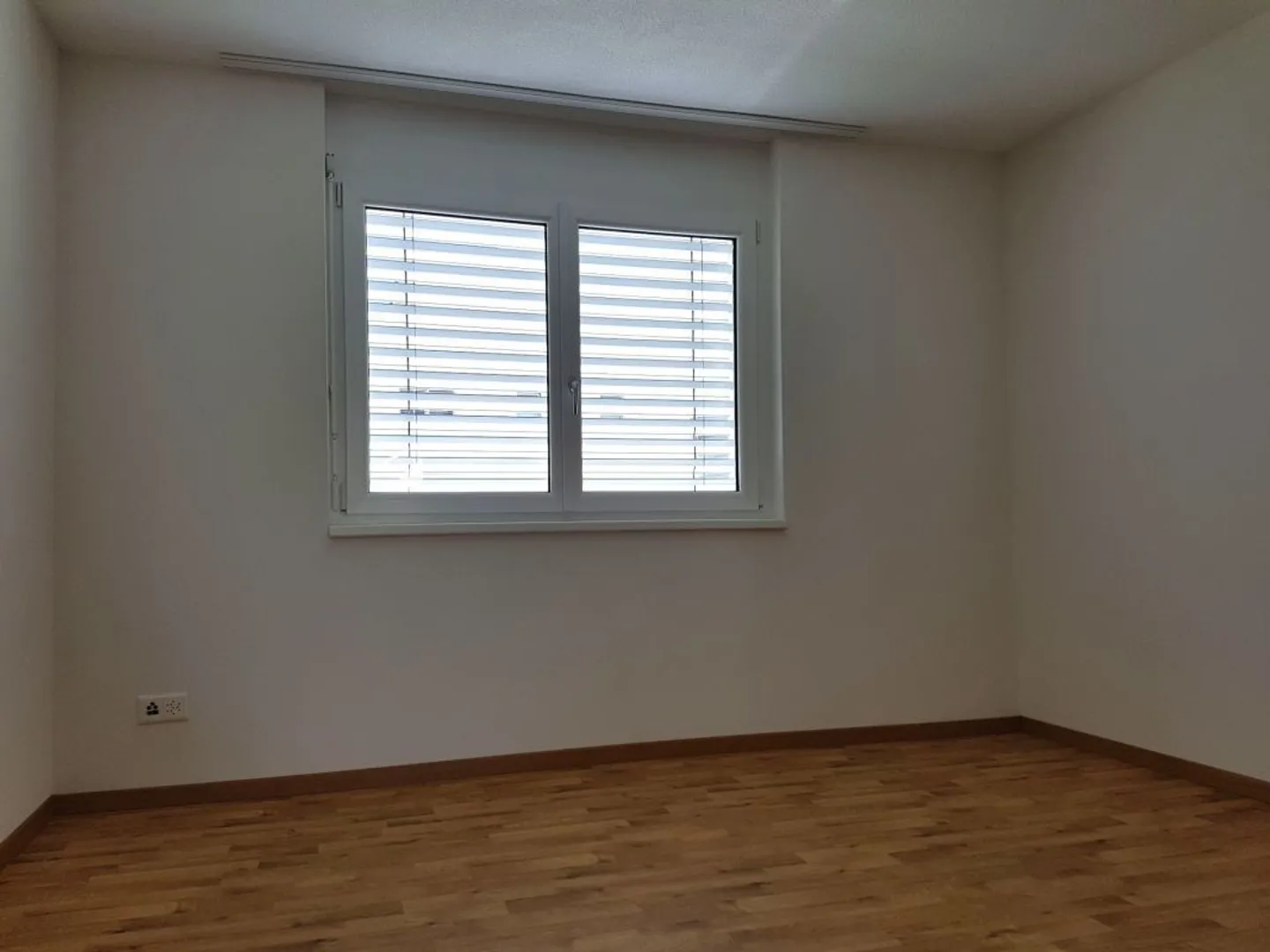 Appartement 5.5 pièces neuf et spacieux à distance de marche du lac Walensee - Photo 5 sur 11