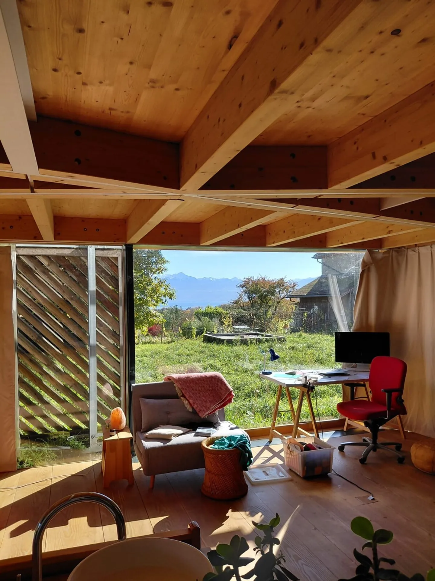 Chambre spacieuse et espaces partagés. - Photo 2 sur 12