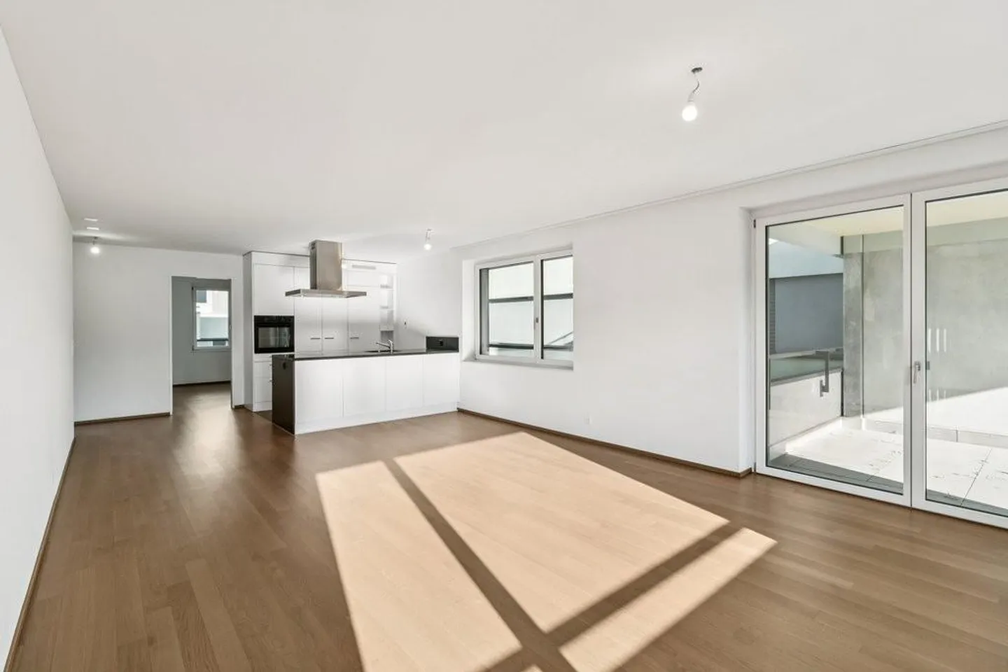 4.5 room apartment with garden seating area for rent - Photo 3 of 10