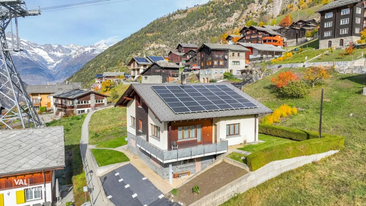 Ein charmantes Zuhause mit Weitblick - Einfamilienhaus in Staldenried zur Miete - Foto 1 von 17