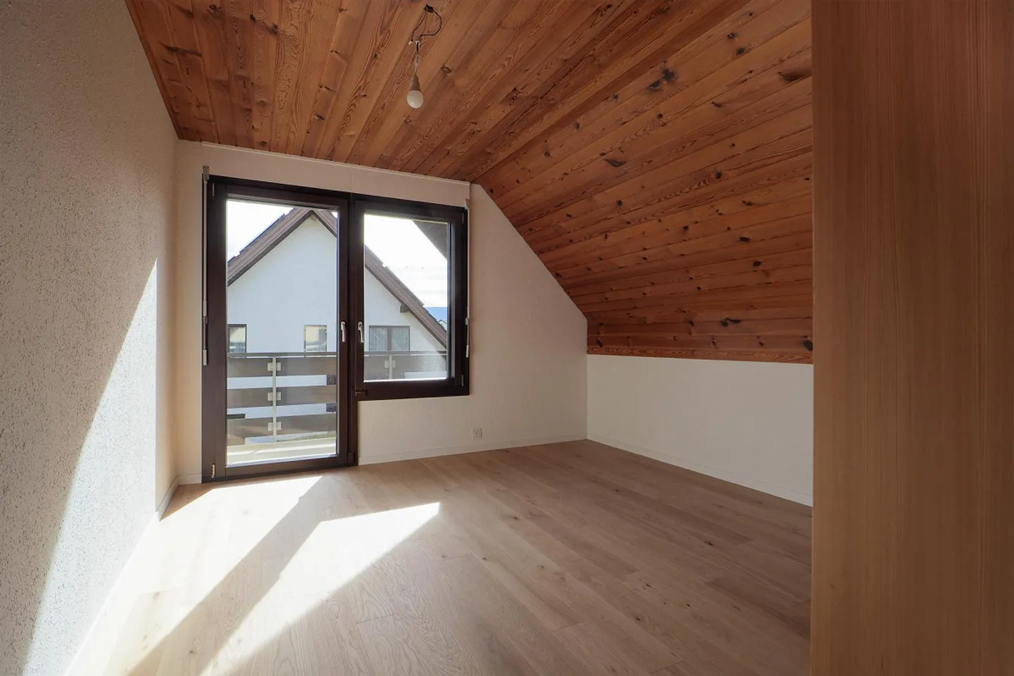 Willkommen Zuhause – Ihr renoviertes Traumhaus mit tollen Aussichten! - Foto 15 von 23