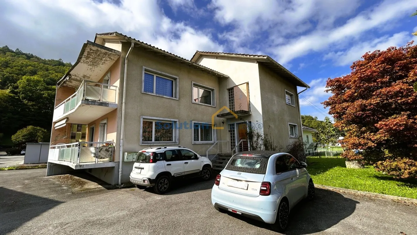 Villa mit 2 großen Wohnungen, nahe dem Zentrum - Foto 3 von 13