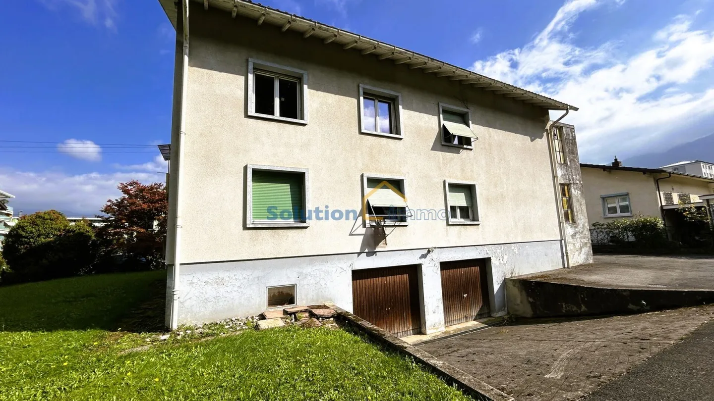 Villa mit 2 großen Wohnungen, nahe dem Zentrum - Foto 4 von 13