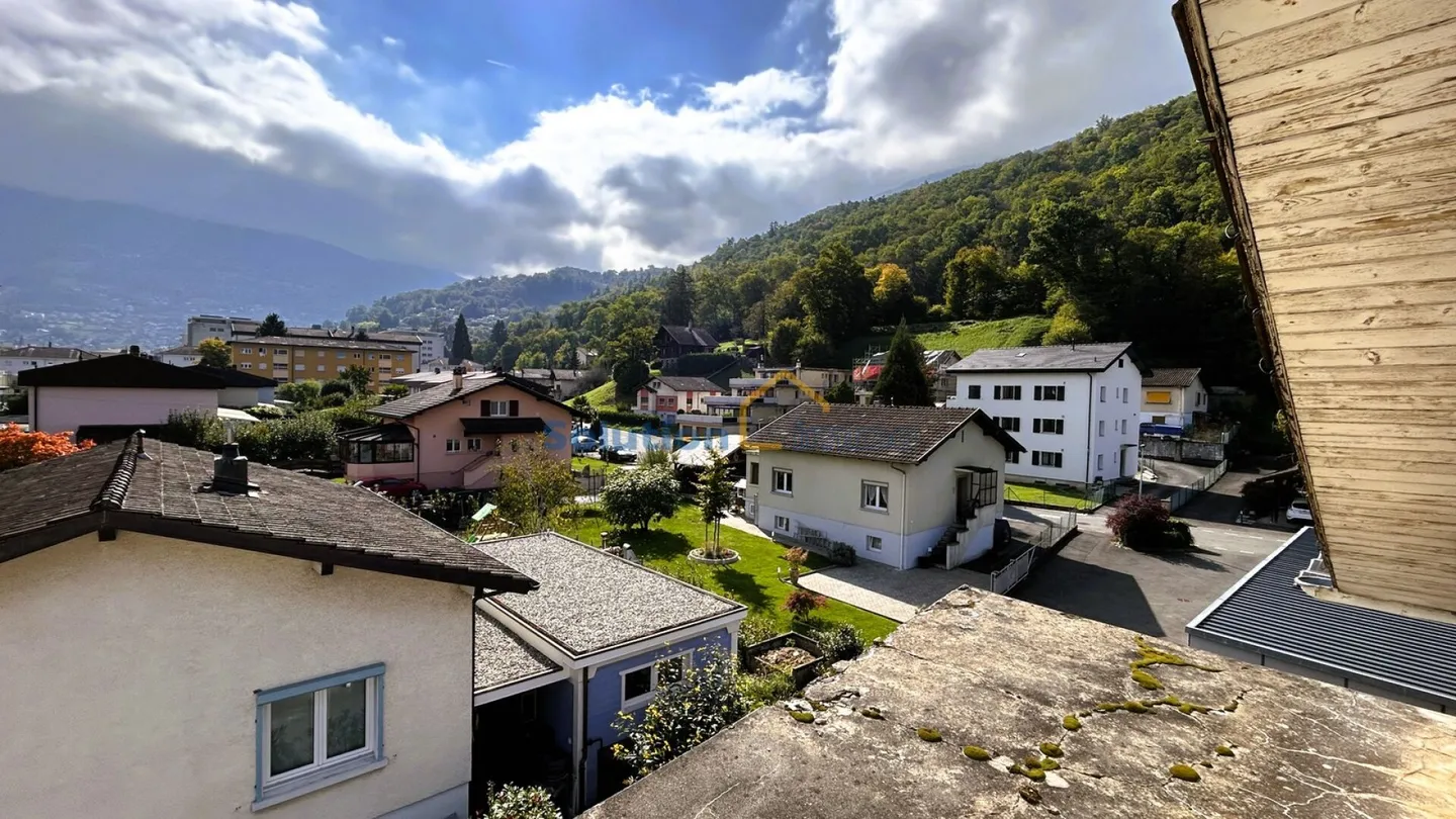 Villa mit 2 großen Wohnungen, nahe dem Zentrum - Foto 5 von 13