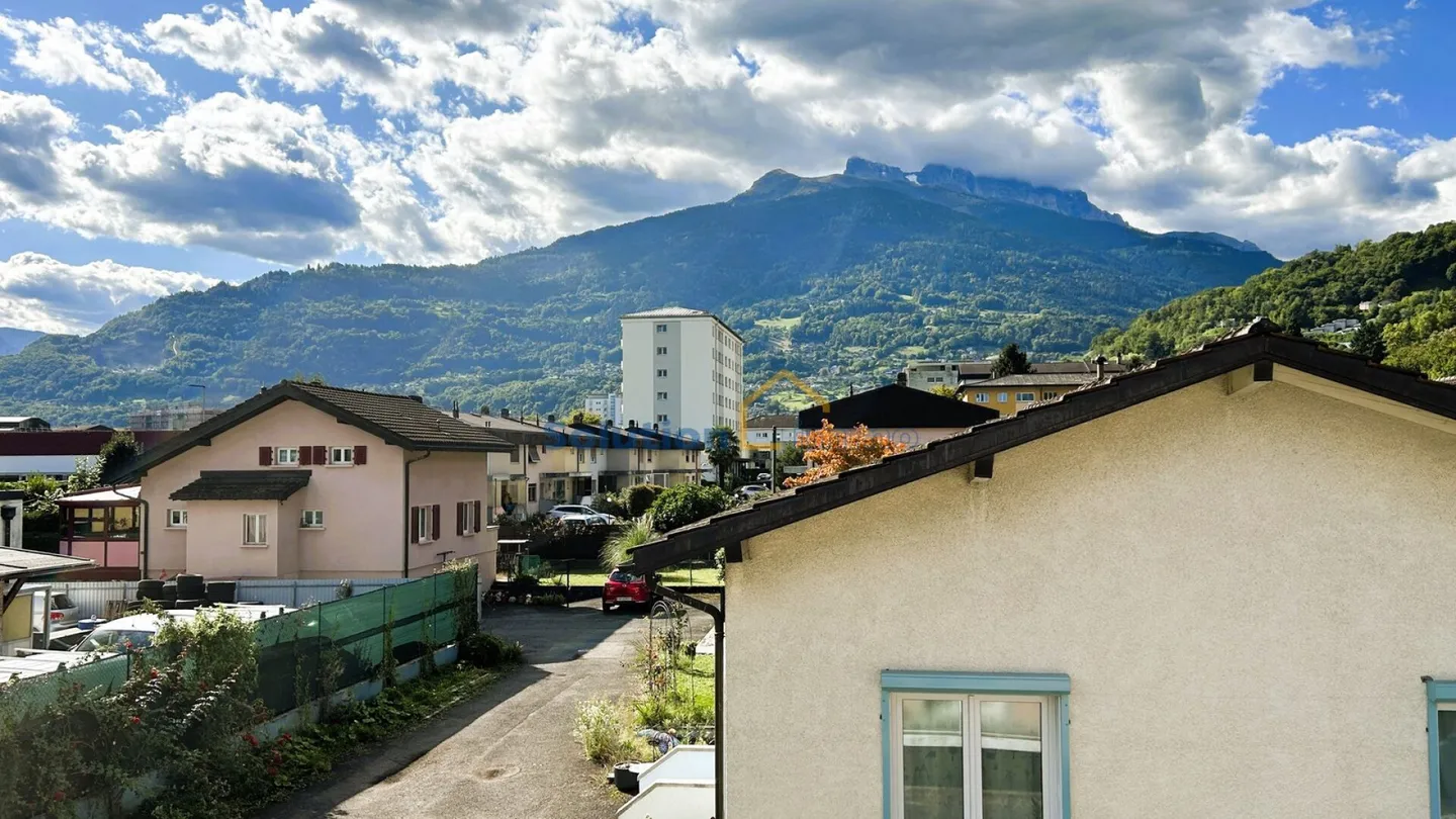 Villa mit 2 großen Wohnungen, nahe dem Zentrum - Foto 6 von 13