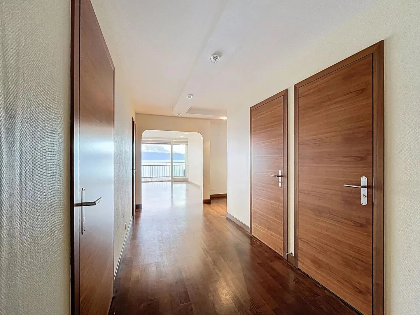 Appartement avec vue sur le lac - Photo 8 sur 13