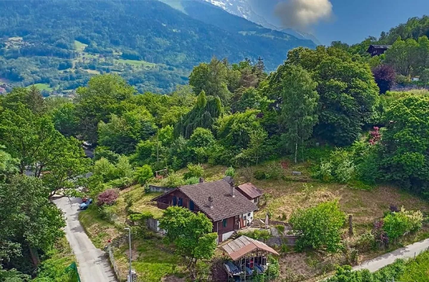 Großes 5,5-Zimmer-Chalet mit Keller und Doppelgarage, nach Plan mit allen - Foto 9 von 13