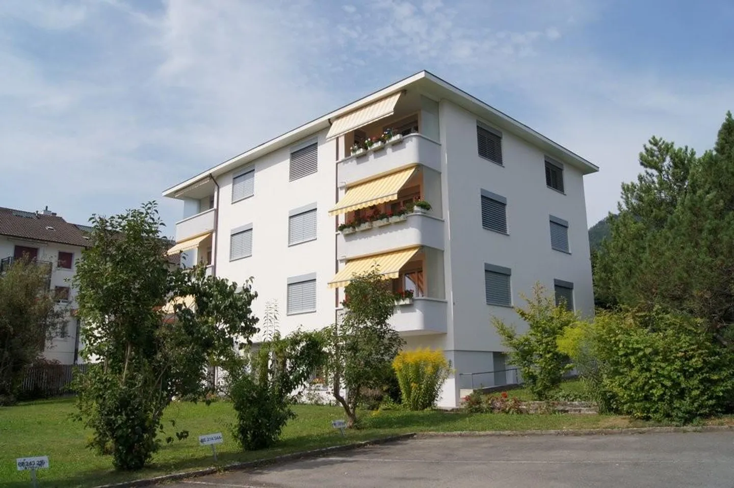 Charmante Wohnung in Hünibach - Foto 1 von 11