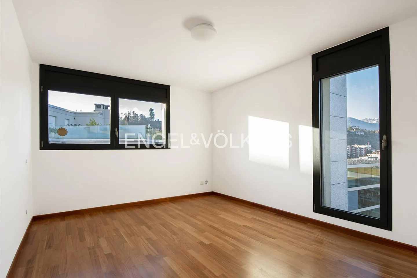 Appartamento moderno di 138 m2 a Paradiso con terrazza di 40 m2 - Foto 5 di 9