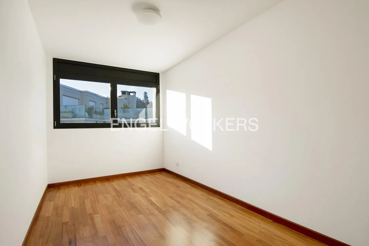 Appartamento moderno di 138 m2 a Paradiso con terrazza di 40 m2 - Foto 6 di 9