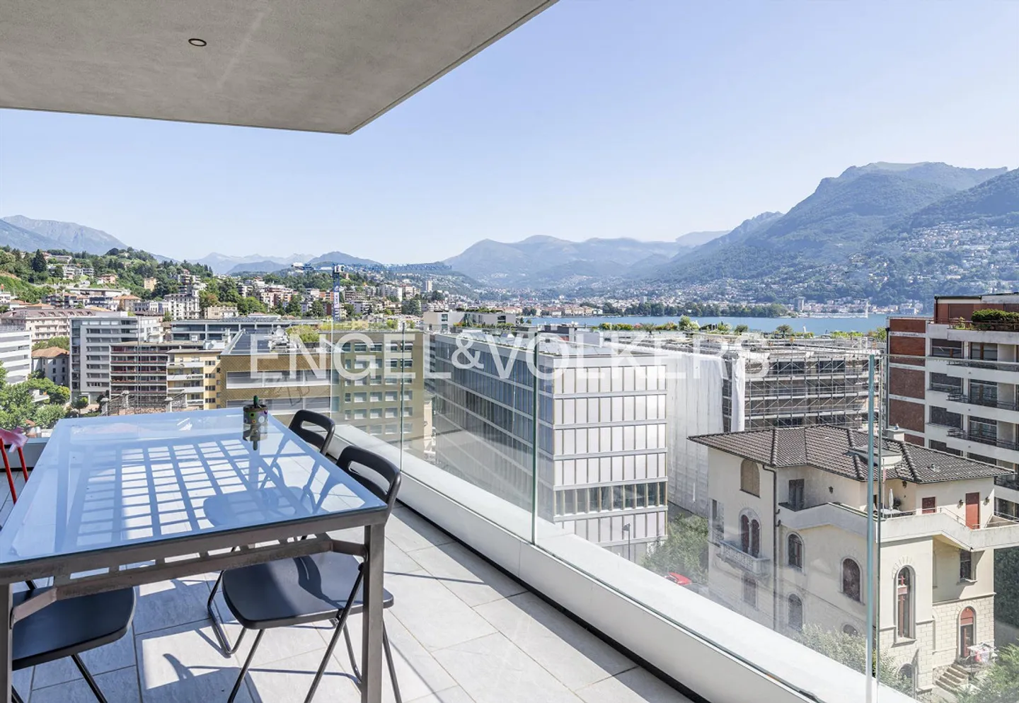 Appartamento moderno di 138 m2 a Paradiso con terrazza di 40 m2 - Foto 1 di 9