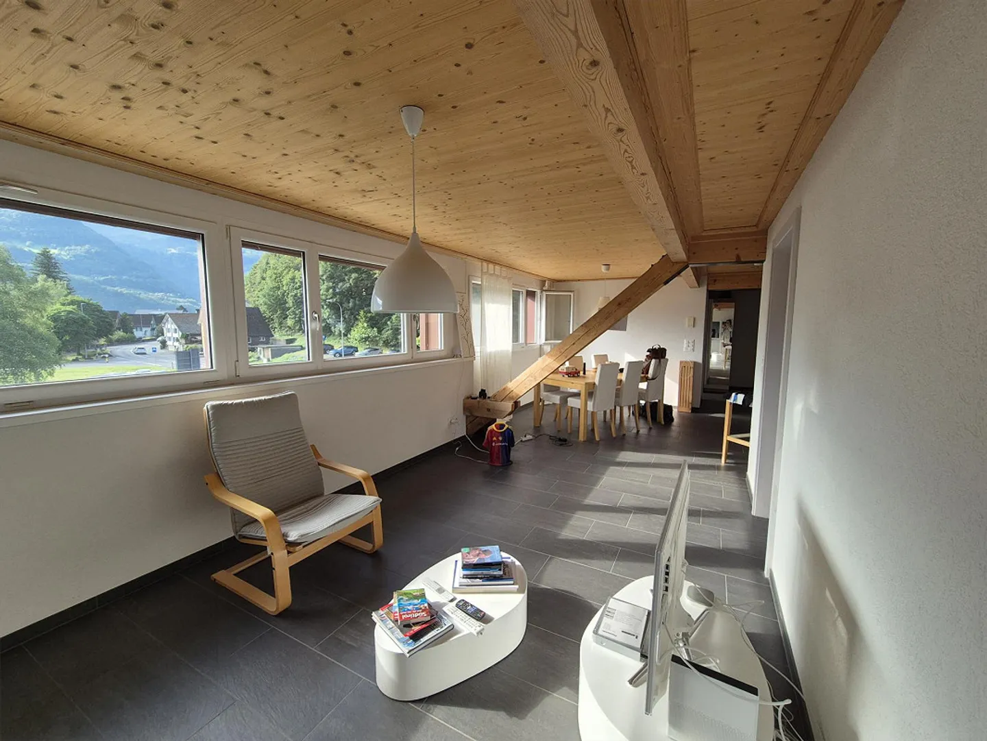 Bella appartamento di 2,5 stanze a Niederurnen - Foto 1 di 9