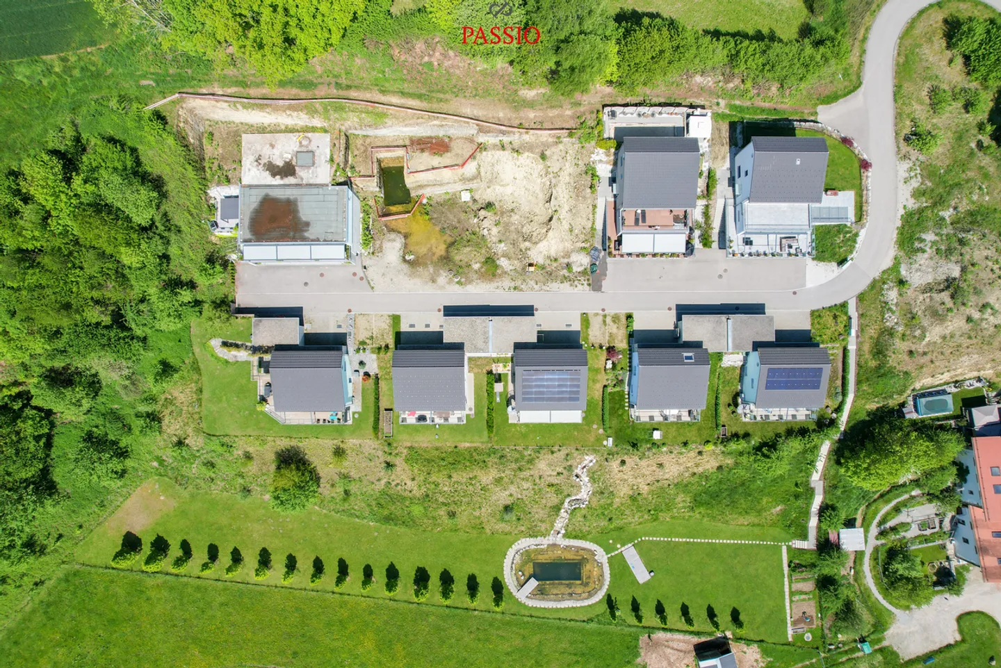 Vivre avec une vue - Nouvelle maison individuelle avec part de bassin de baignade - Photo 8 sur 13