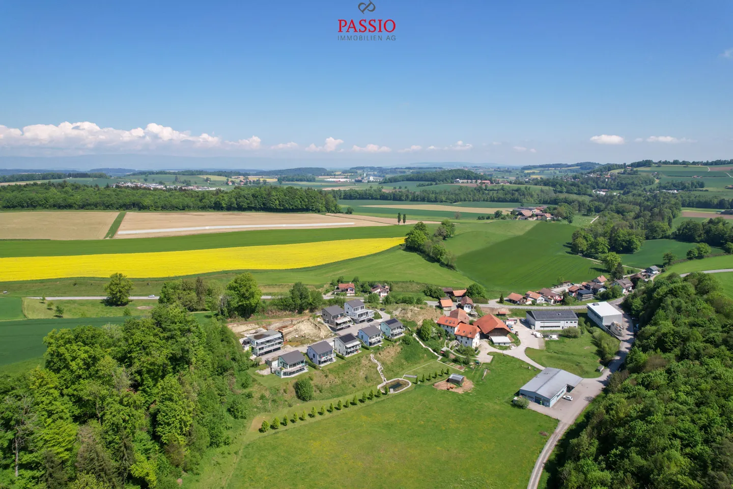 Vivre avec une vue - Nouvelle maison individuelle avec part de bassin de baignade - Photo 13 sur 13