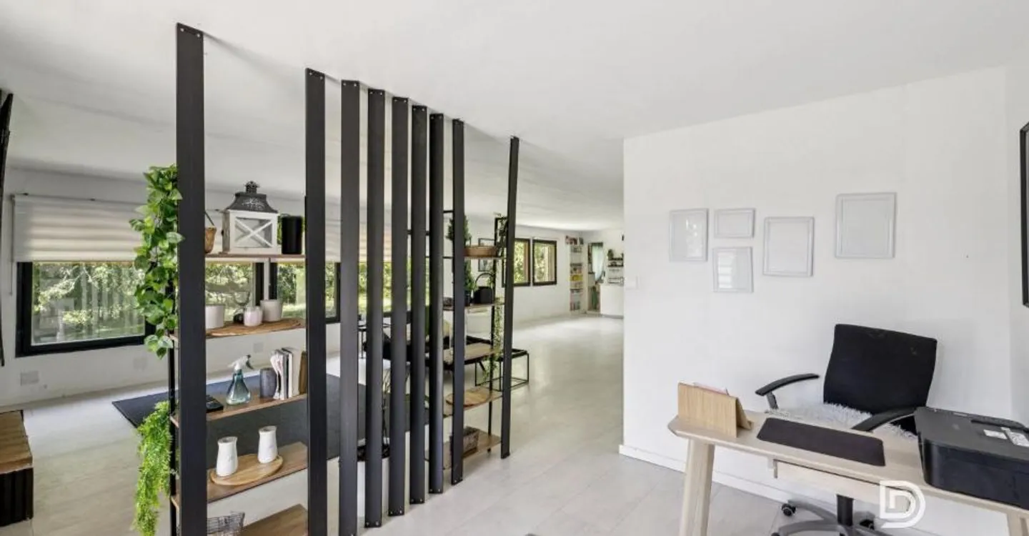 Haus zu renovieren mit Erweiterungspotential auf einem großen bewaldeten Grundstück! - Foto 8 von 12