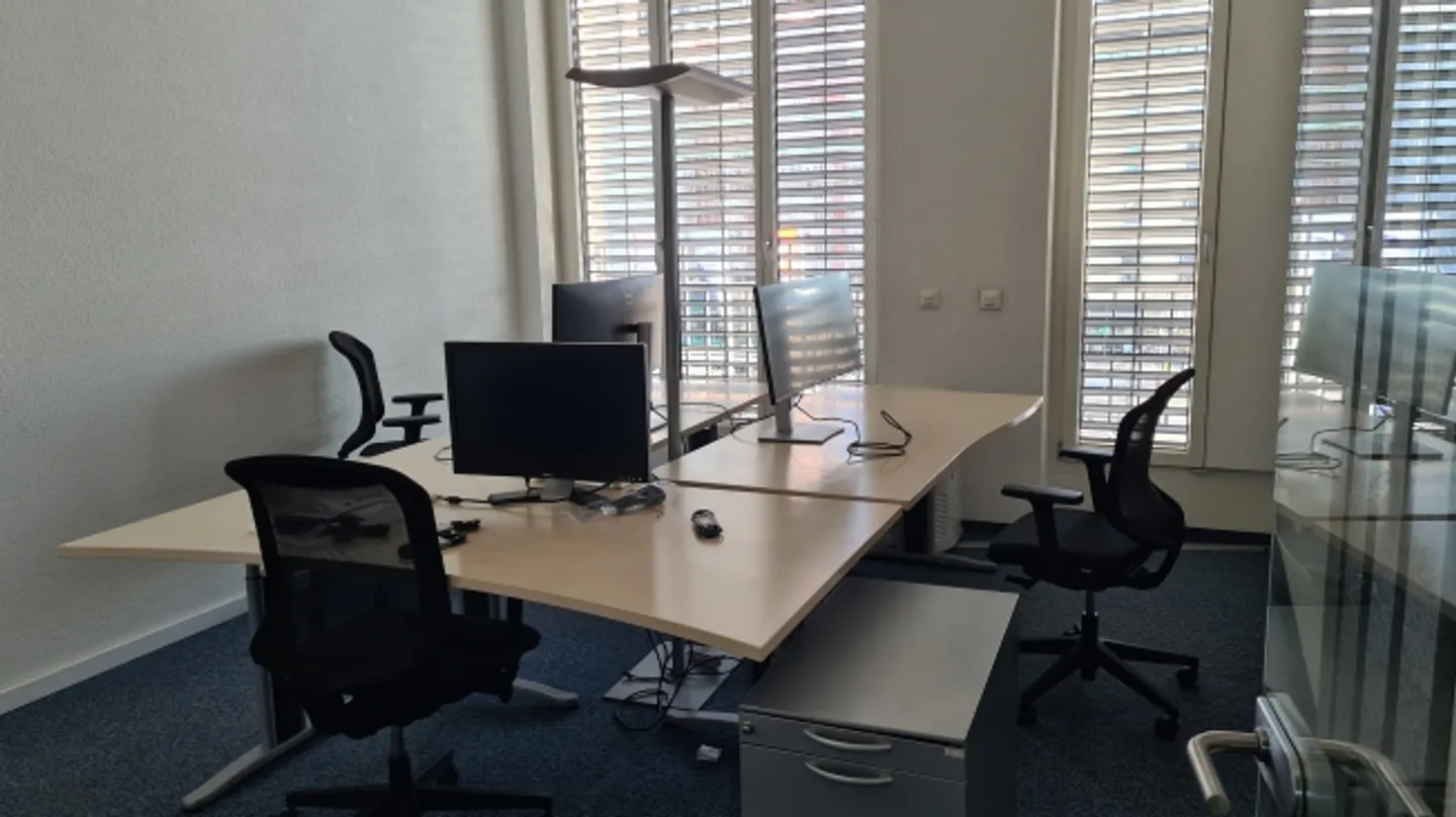 Commercial à louer, Centralbahnplatz 9 (Bâle, Suisse) - Photo 2 sur 9