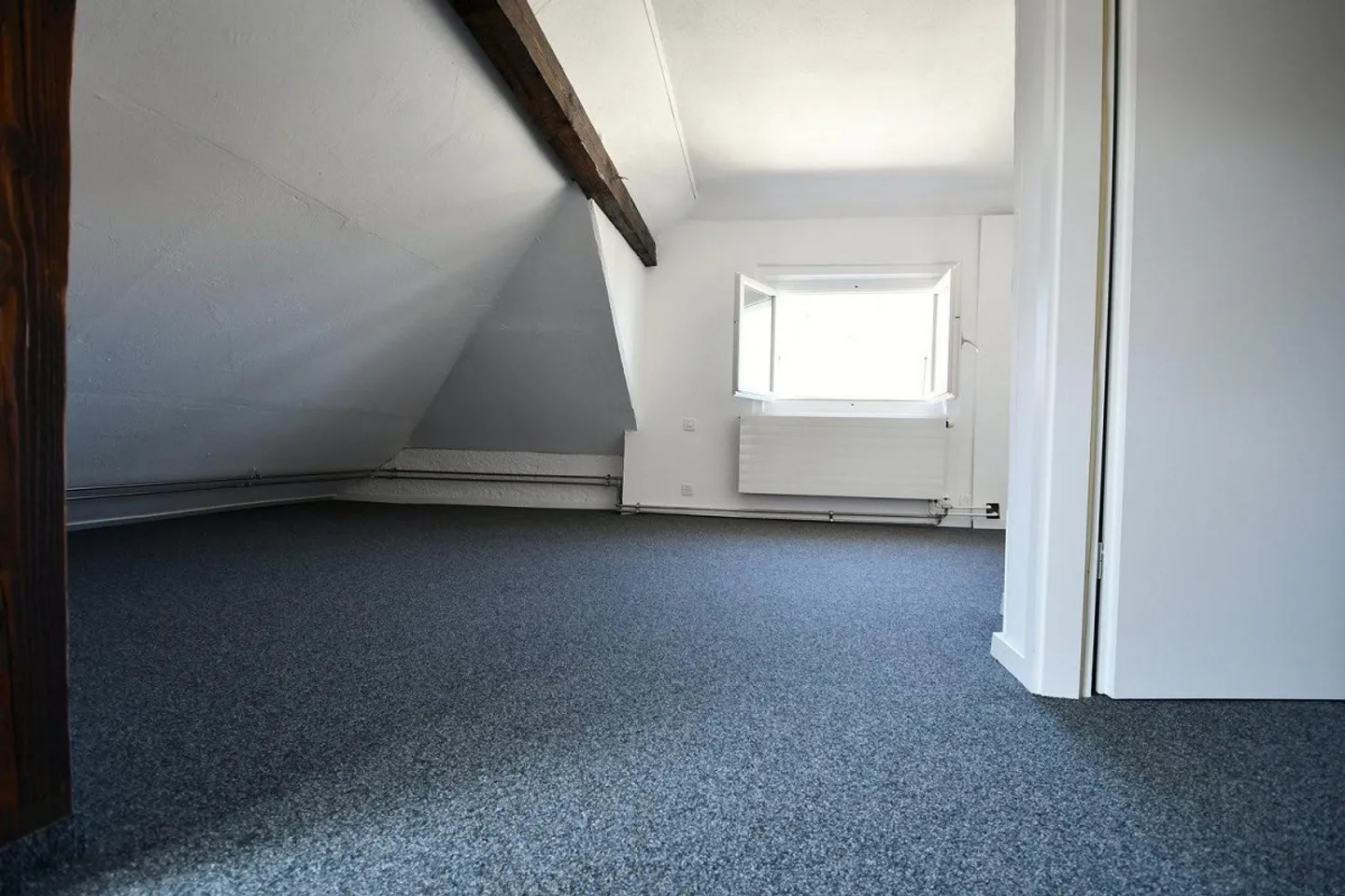 Charmante Dachgeschosswohnung - Foto 3 von 5