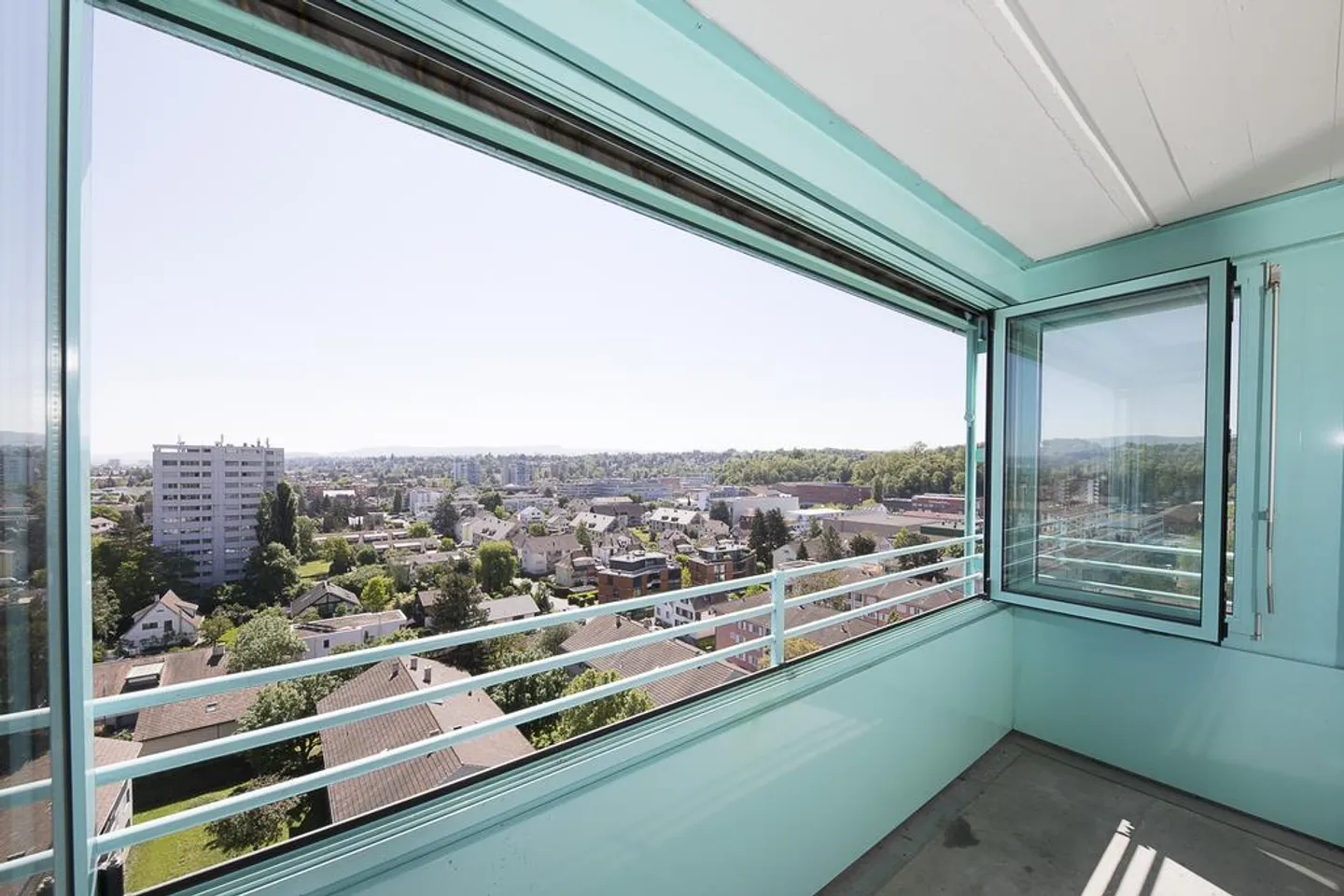 3.5-room apartment with beautiful views over Allschwil - Photo 1 of 6