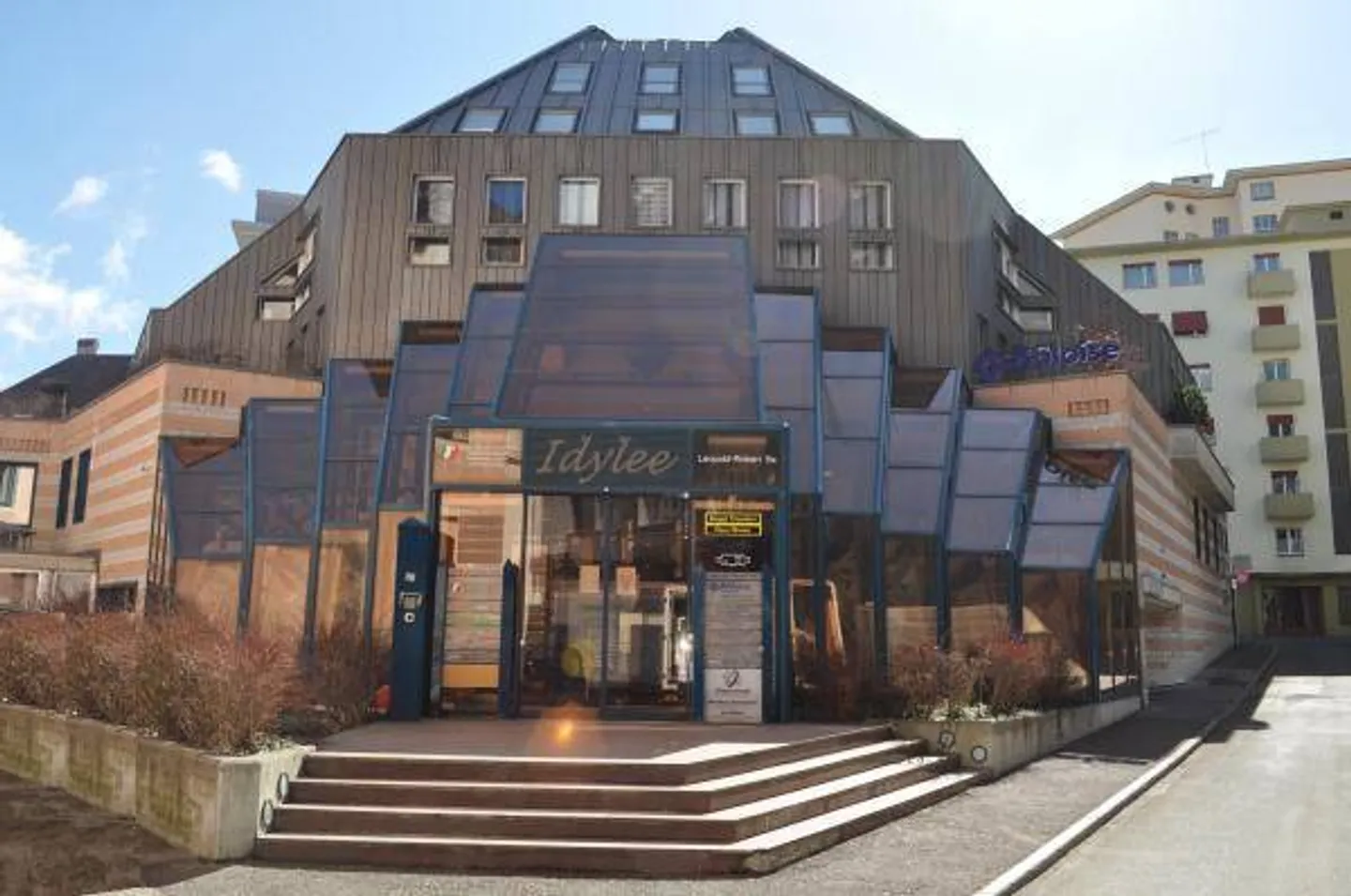 Showroom, Büros, Räumlichkeiten von 196 m2 zur Miete in La Chaux-de-Fonds - Foto 1 von 7