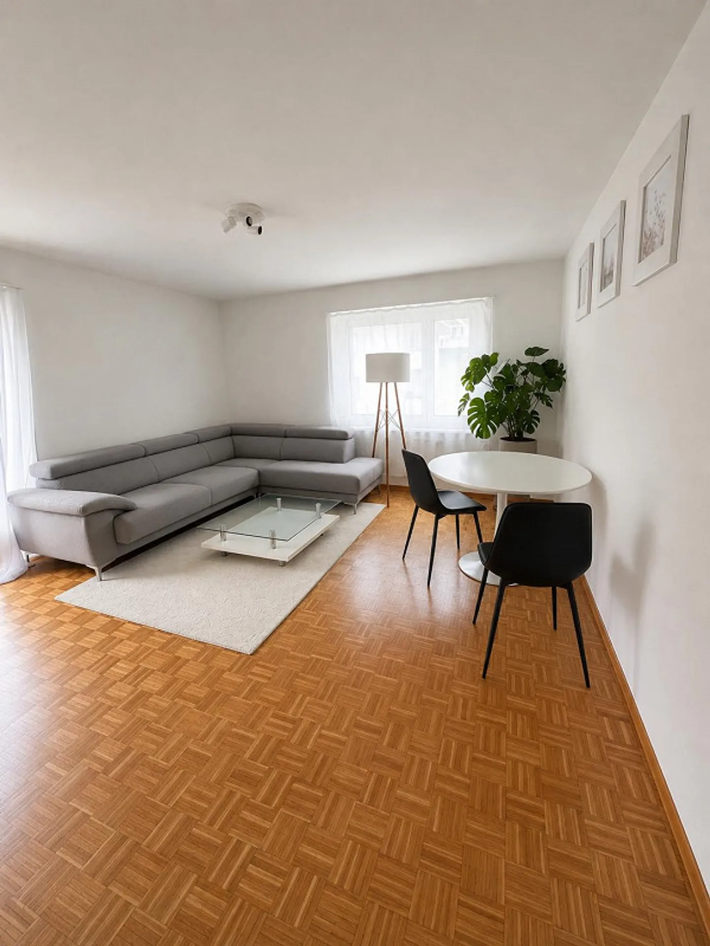 Beautiful bright apartment by the lake - Photo 1 of 7