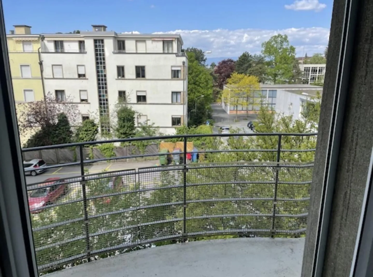 Studio arredato con balcone - Foto 1 di 6