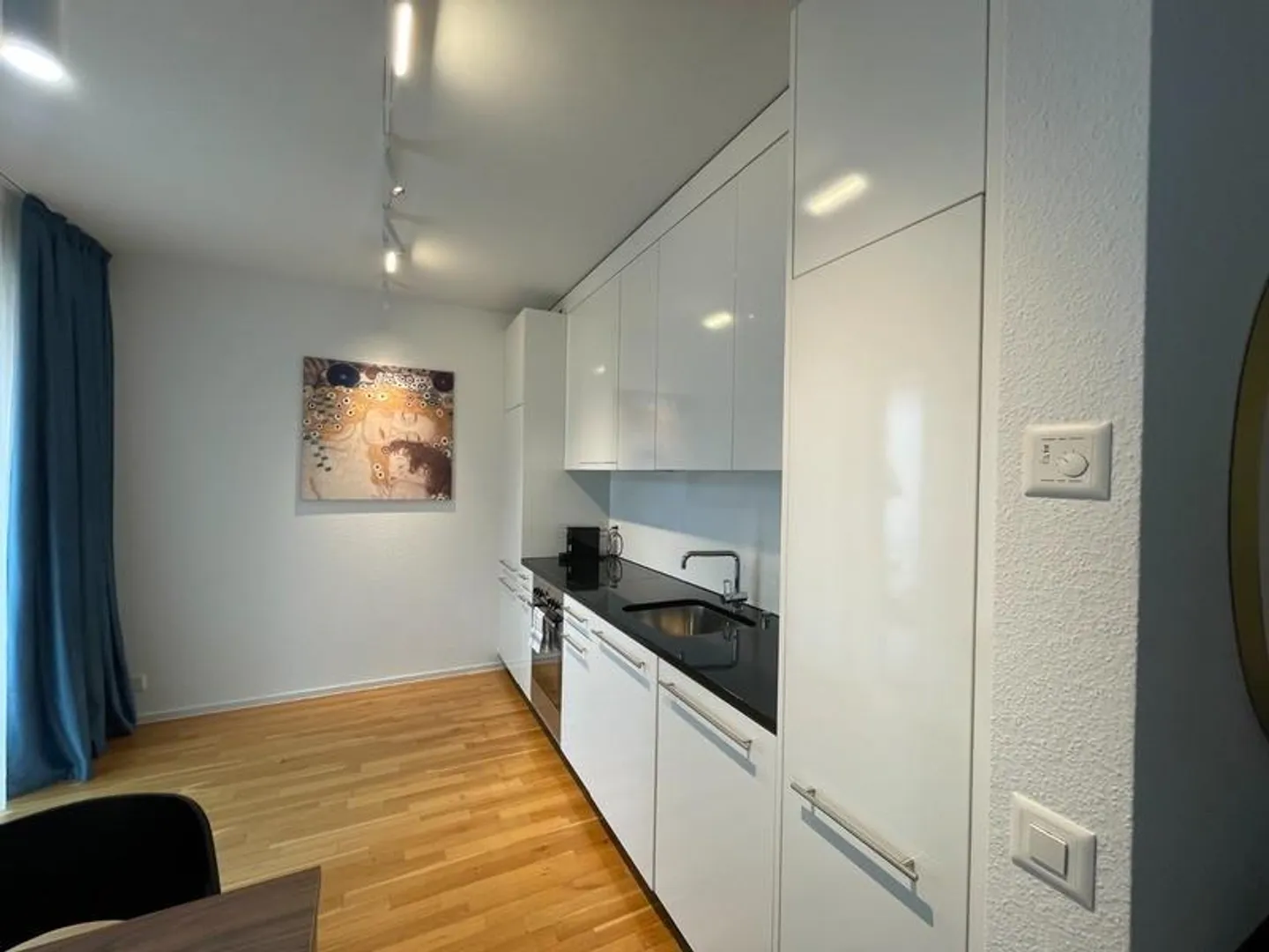 FOR RENT CENTRAL APARTMENT FURNISHED WITH BALCONY - Photo 6 of 8