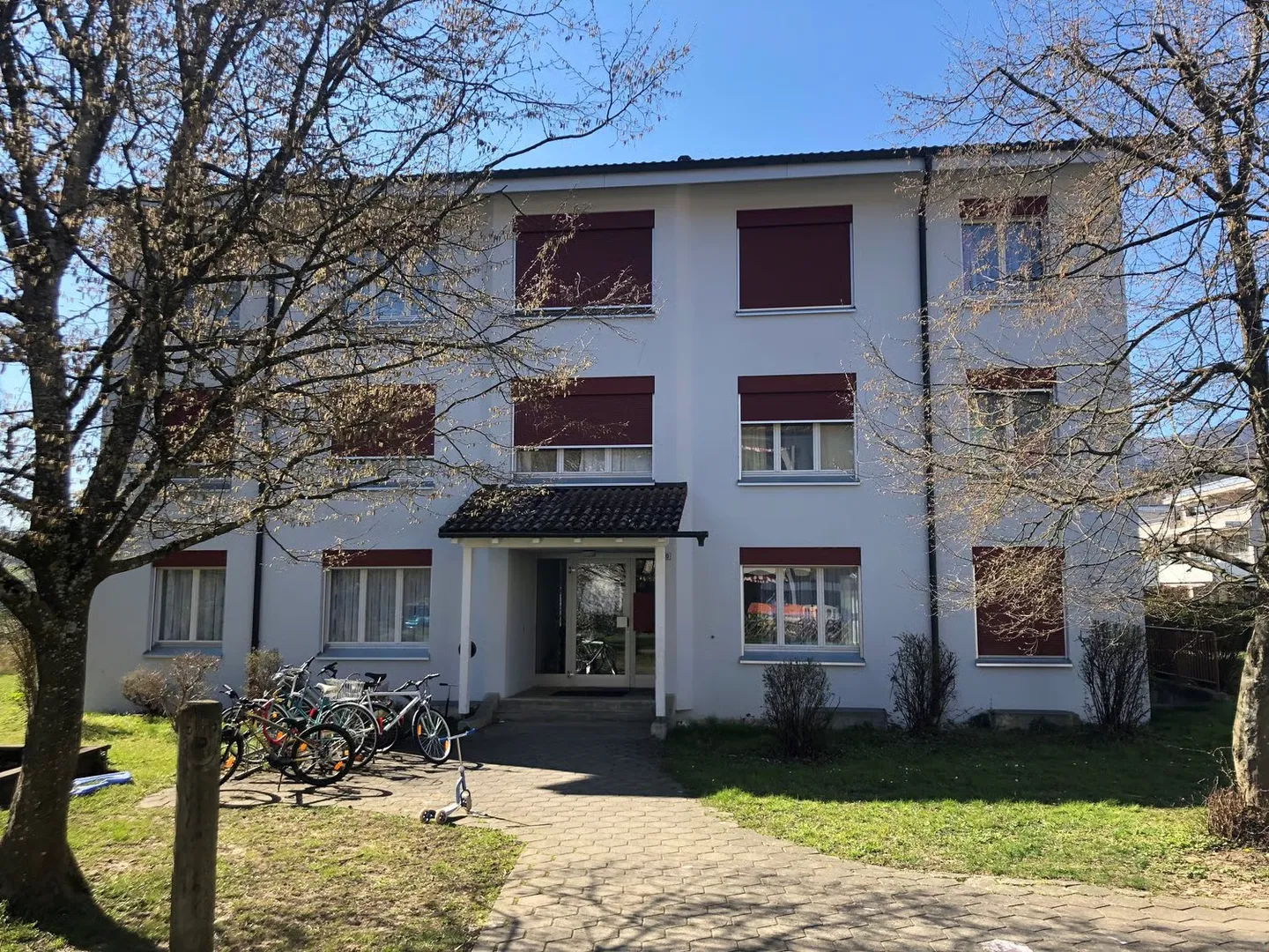 Moderne 3.5 Zimmer Wohnung mit Balkon - Foto 3 von 18