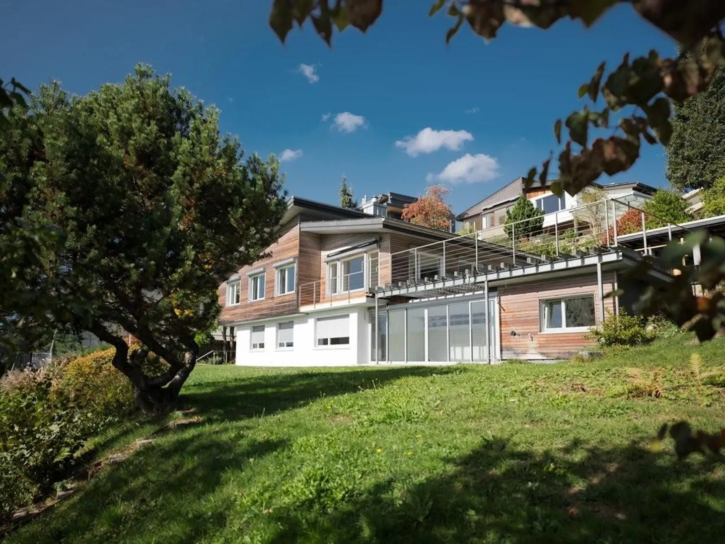 Esclusiva casa unifamiliare di 5,5 locali con vista lago mozzafiato - Foto 1 di 12