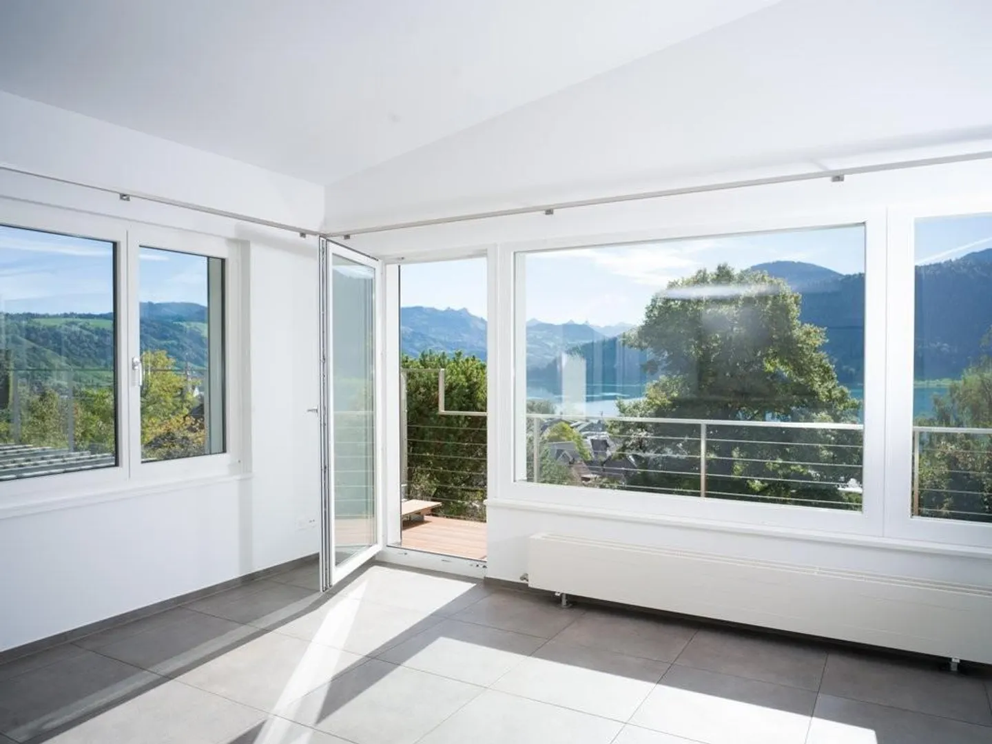Esclusiva casa unifamiliare di 5,5 locali con vista lago mozzafiato - Foto 4 di 12