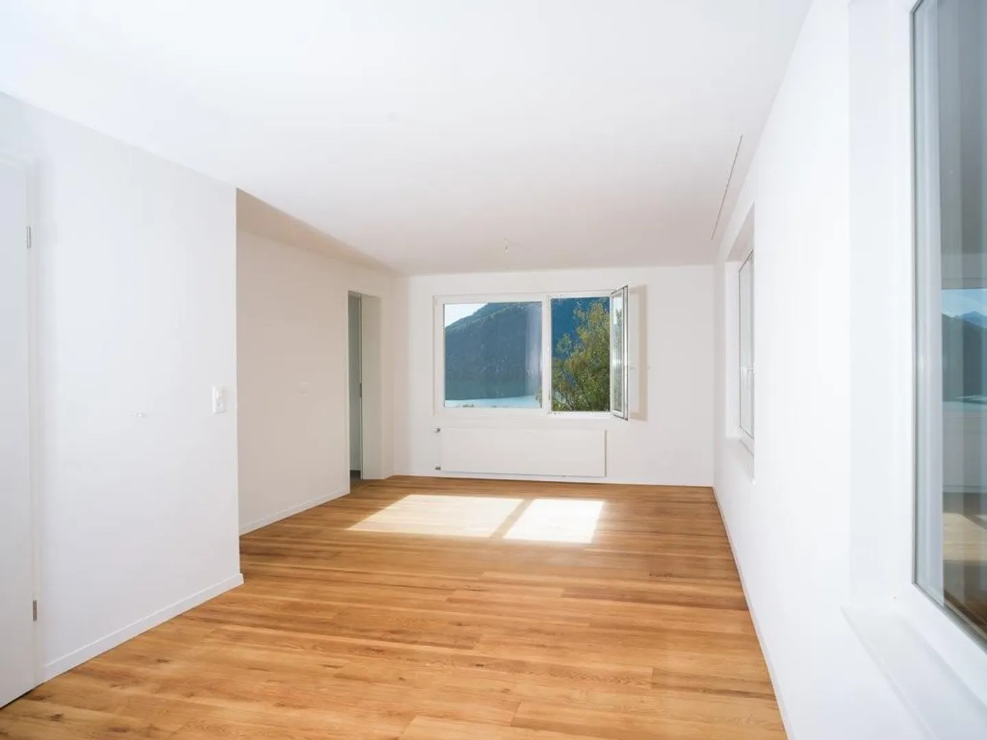 Esclusiva casa unifamiliare di 5,5 locali con vista lago mozzafiato - Foto 7 di 12