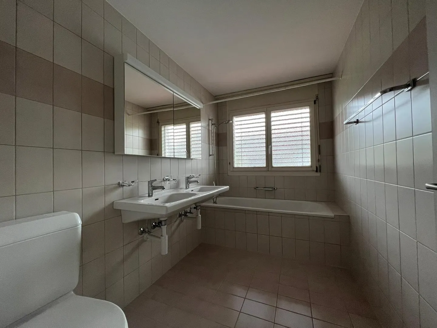 Moderne 3.5 Zimmer Wohnung mit Balkon - Foto 16 von 18