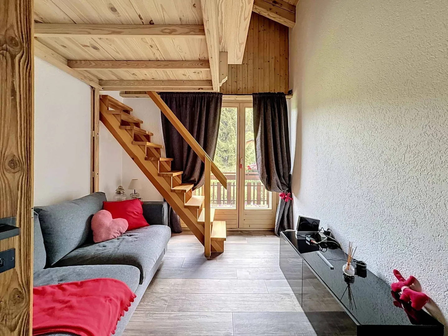 Bellissimo duplex/attico di 4,5 stanze con una bellissima vista sulle Alpi - Foto 7 di 13