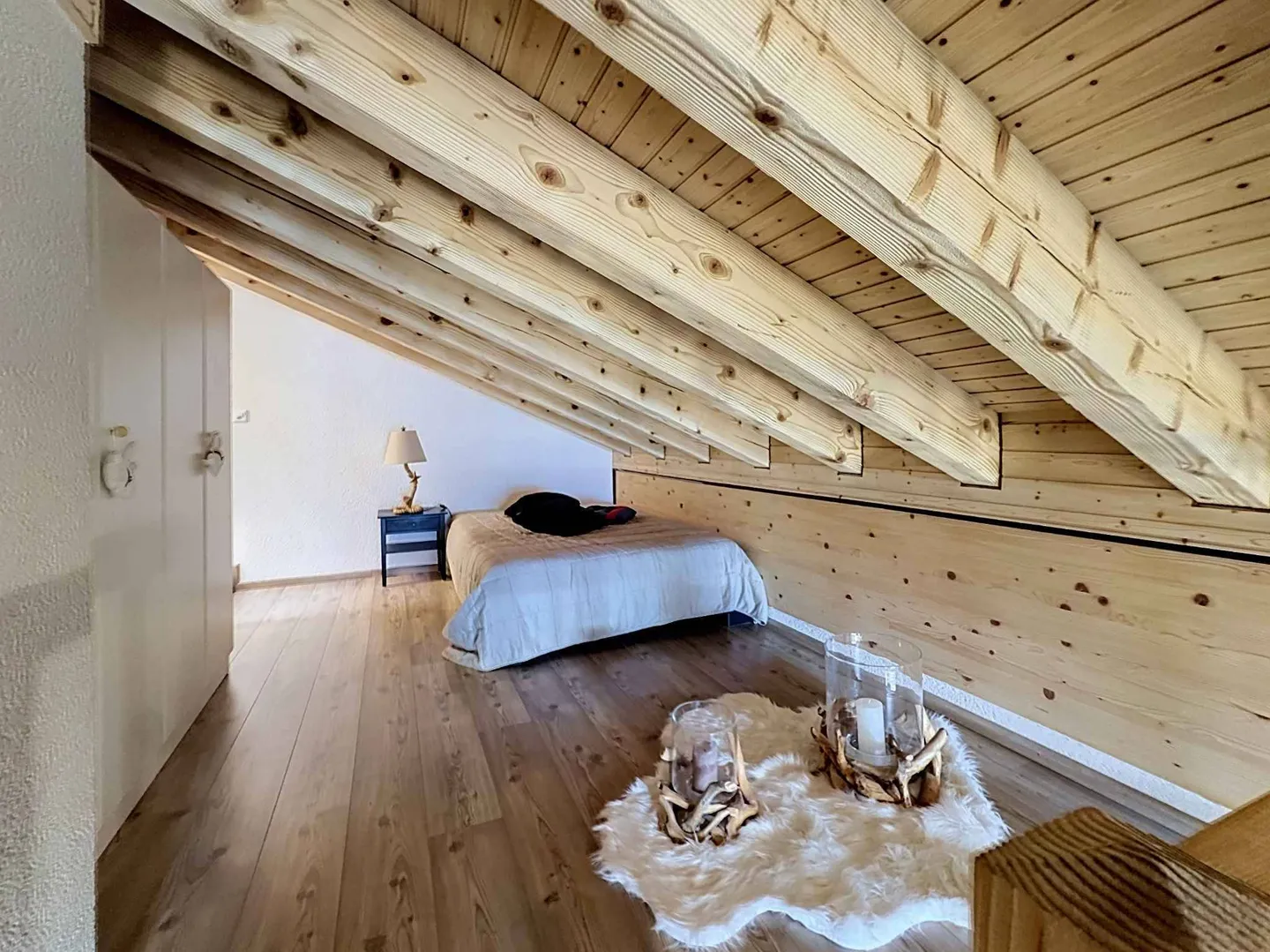 Bellissimo duplex/attico di 4,5 stanze con una bellissima vista sulle Alpi - Foto 8 di 13