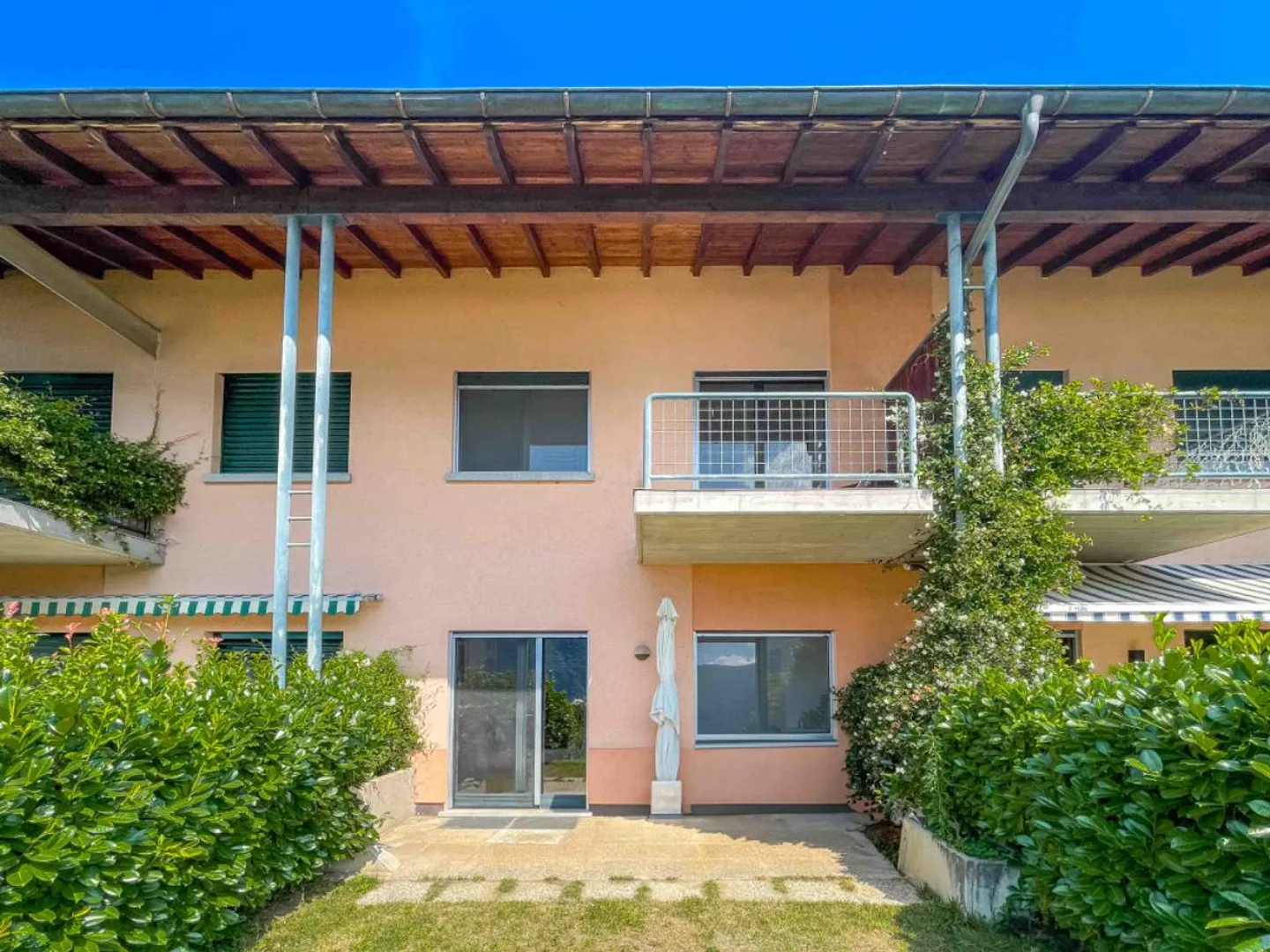 Lake view townhouse in Castagnola - Photo 2 of 3