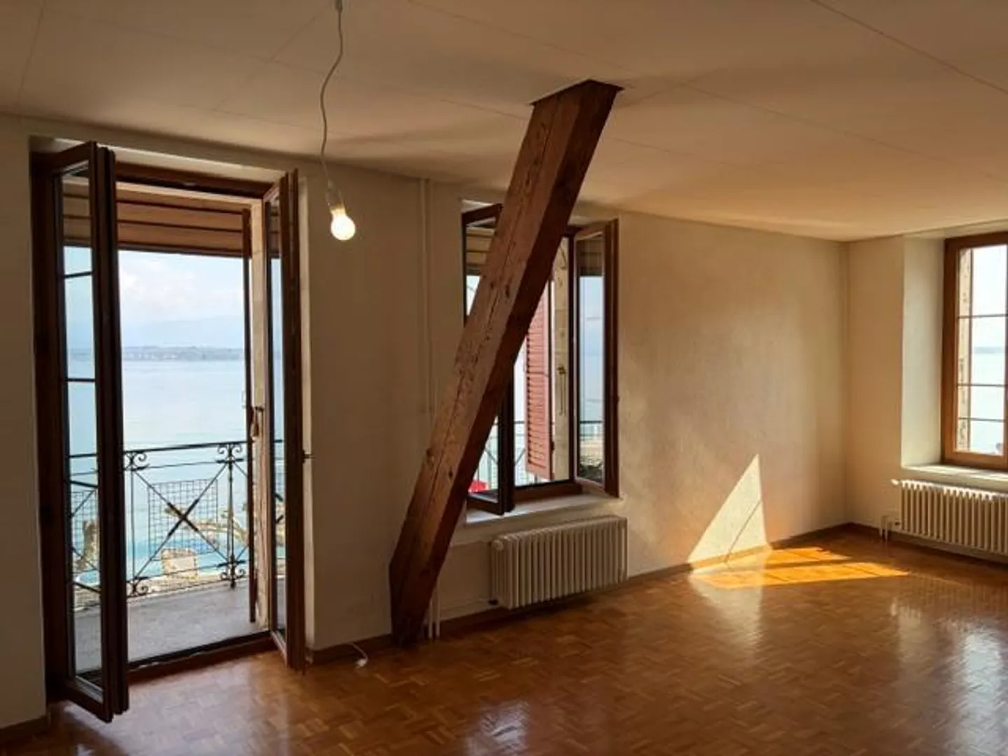 Appartement spacieux avec vue sur le lac - Photo 2 sur 6