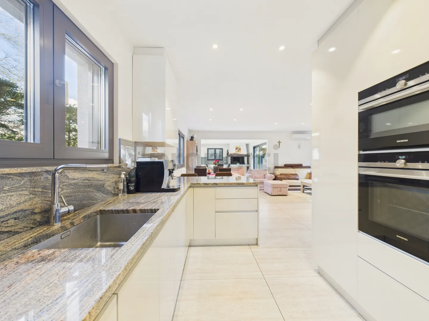 Modern independent house with 8 rooms and ample parking, Cadempino - Photo 6 of 13