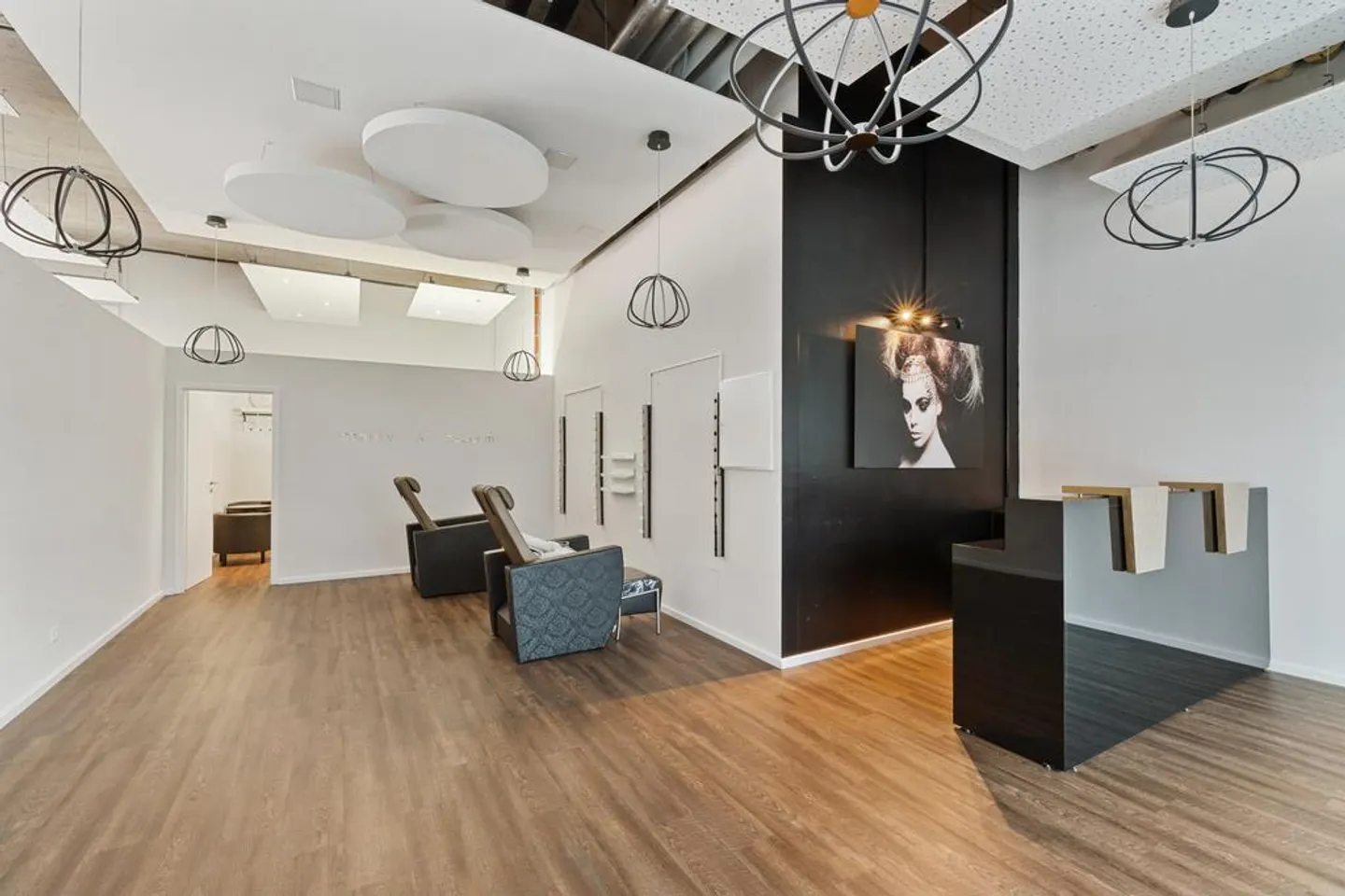 Cosmétique, Conseil ou Vente au Salmenpark - Photo 4 sur 8