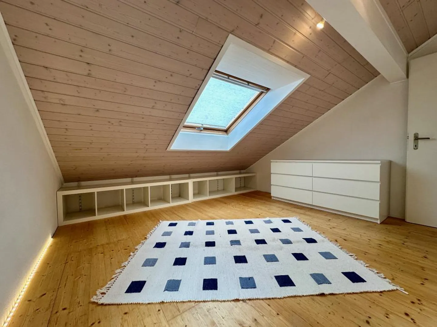 Panorama, assoluta tranquillità: Villa familiare con piscina e proprietà alberata - Foto 12 di 13