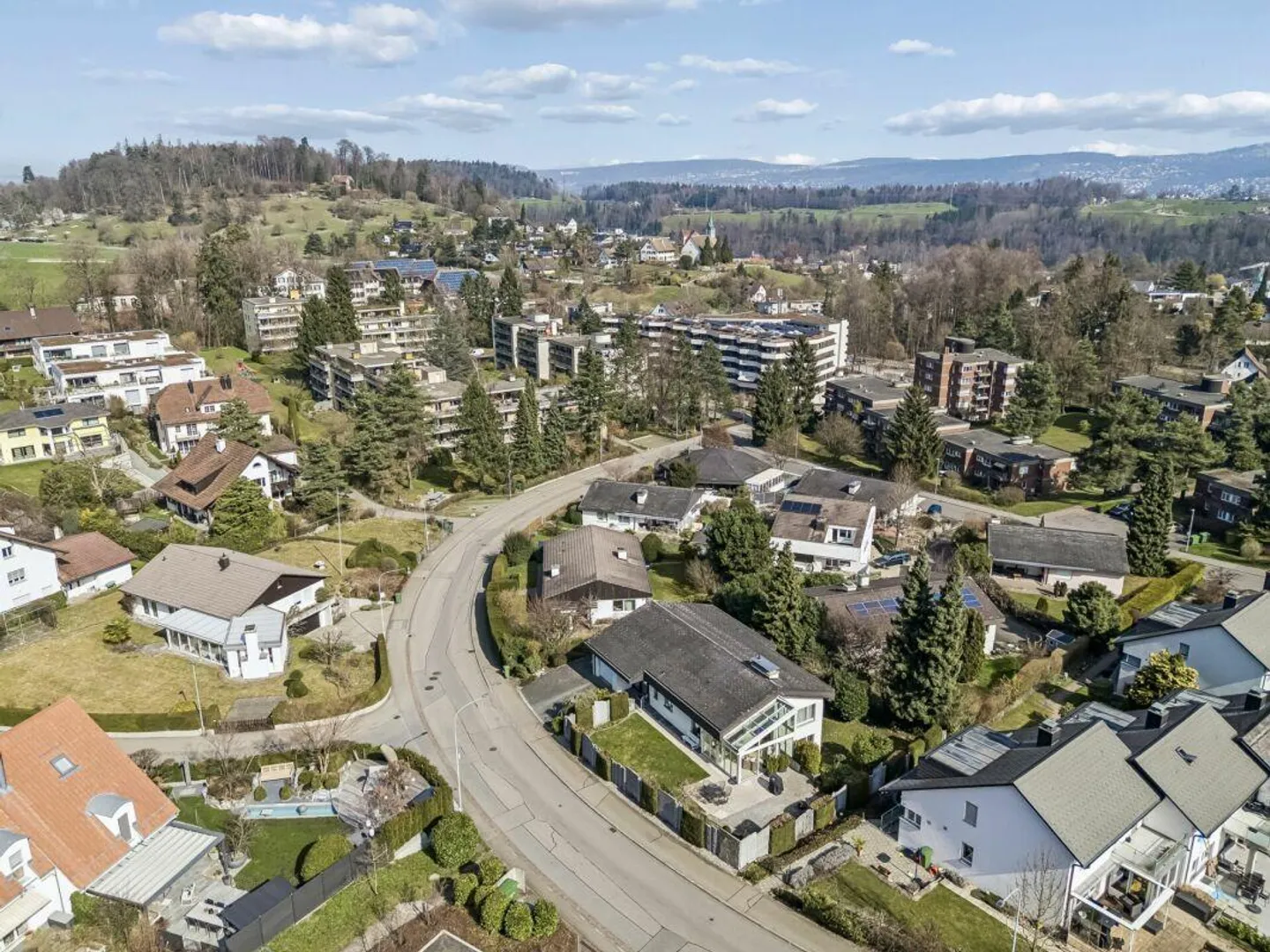 Geräumiges Einfamilienhaus mit Garten - Foto 1 von 1