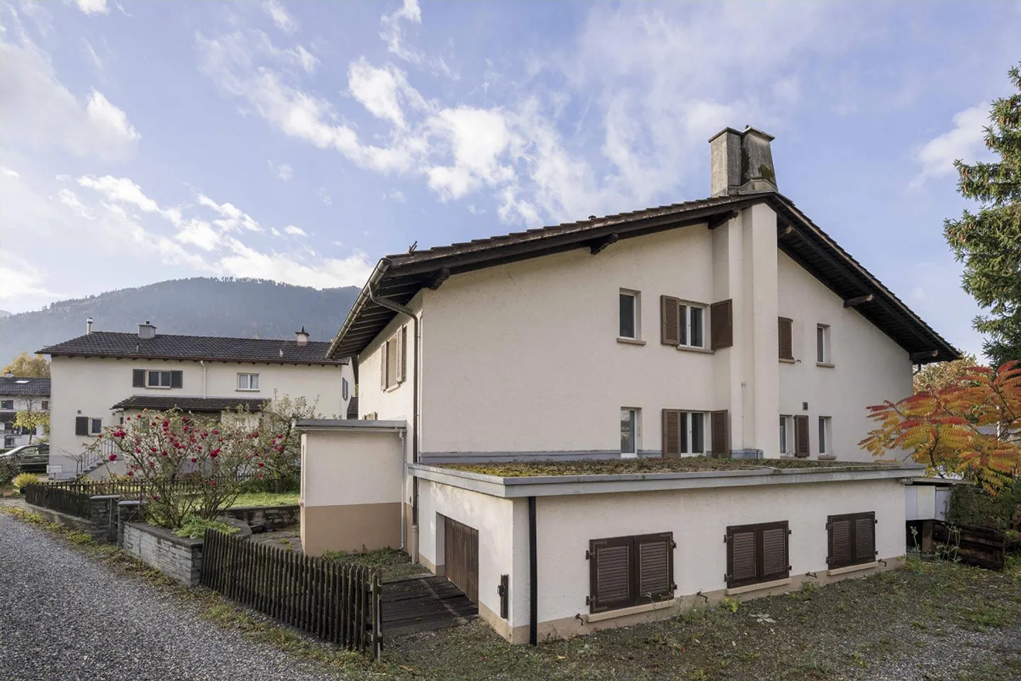 Single-family home with potential - Photo 2 of 13