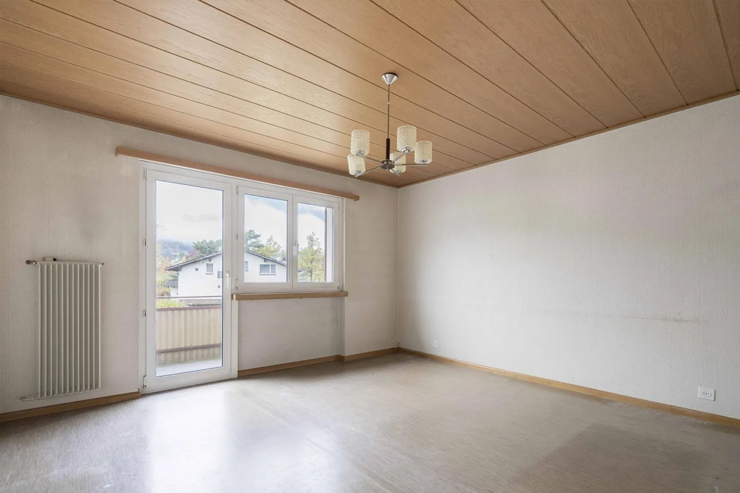 Single-family home with potential - Photo 11 of 13