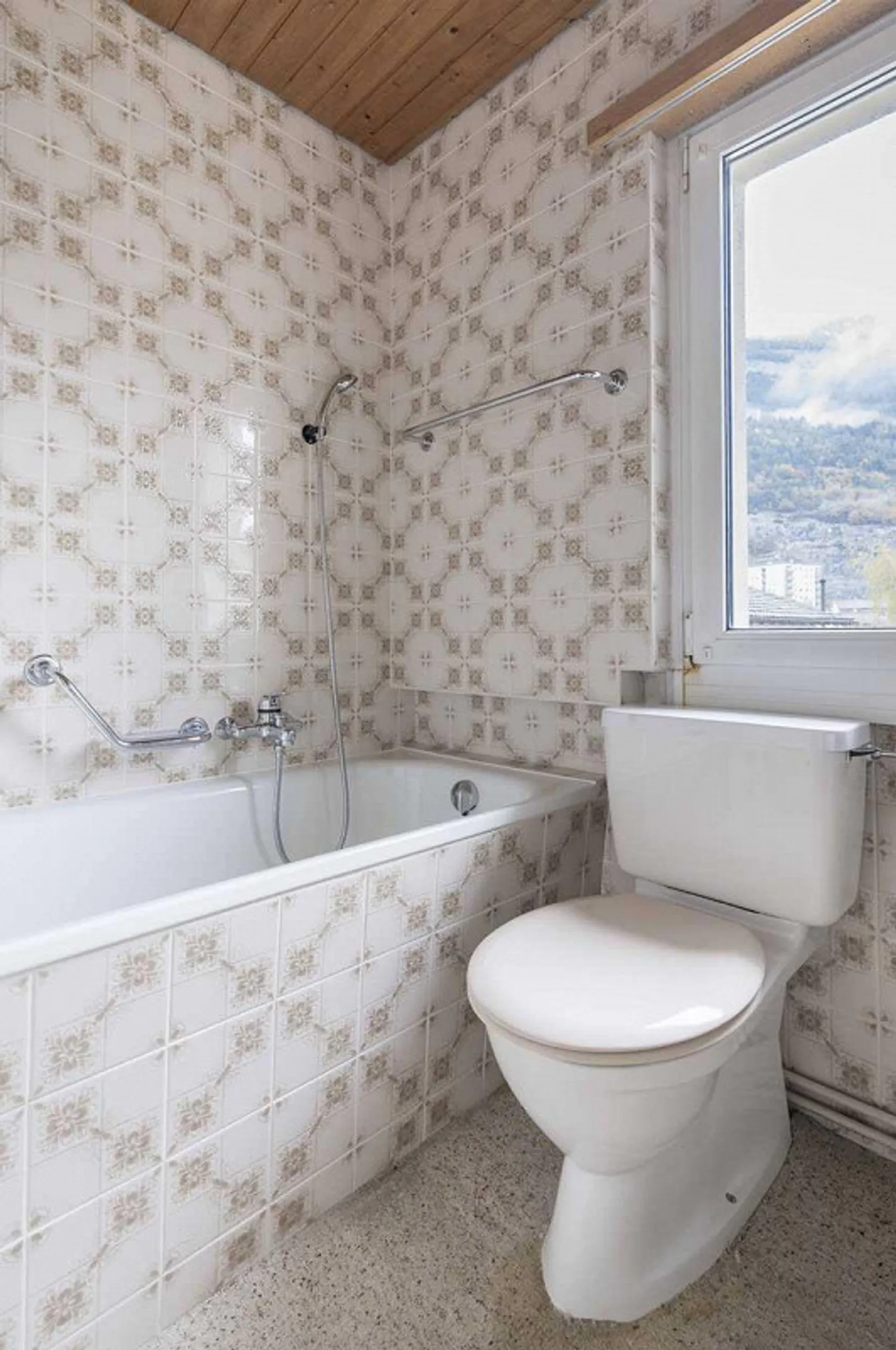 Single-family home with potential - Photo 12 of 13