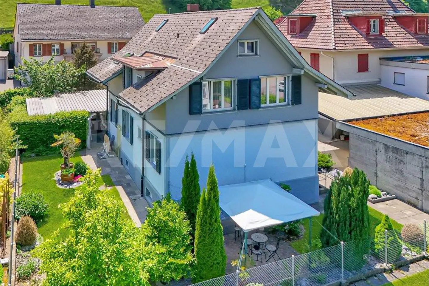 6½ Zimmer-Haus mit Wohnerweiterung im Dorfzentrum - Photo 2 sur 10