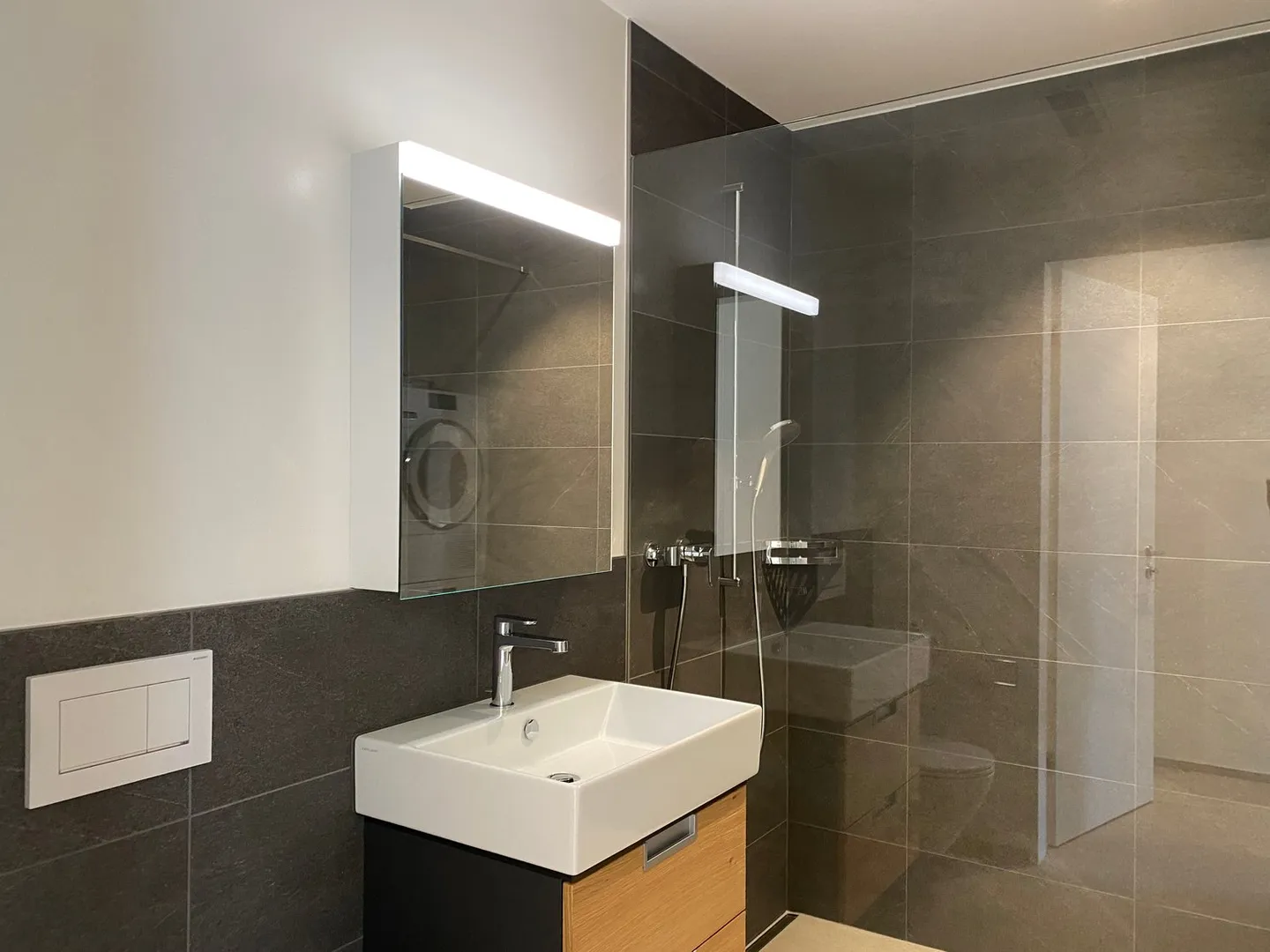 Your new home: Spacious 4½-room apartment, modern & perfectly located - Photo 2 of 10