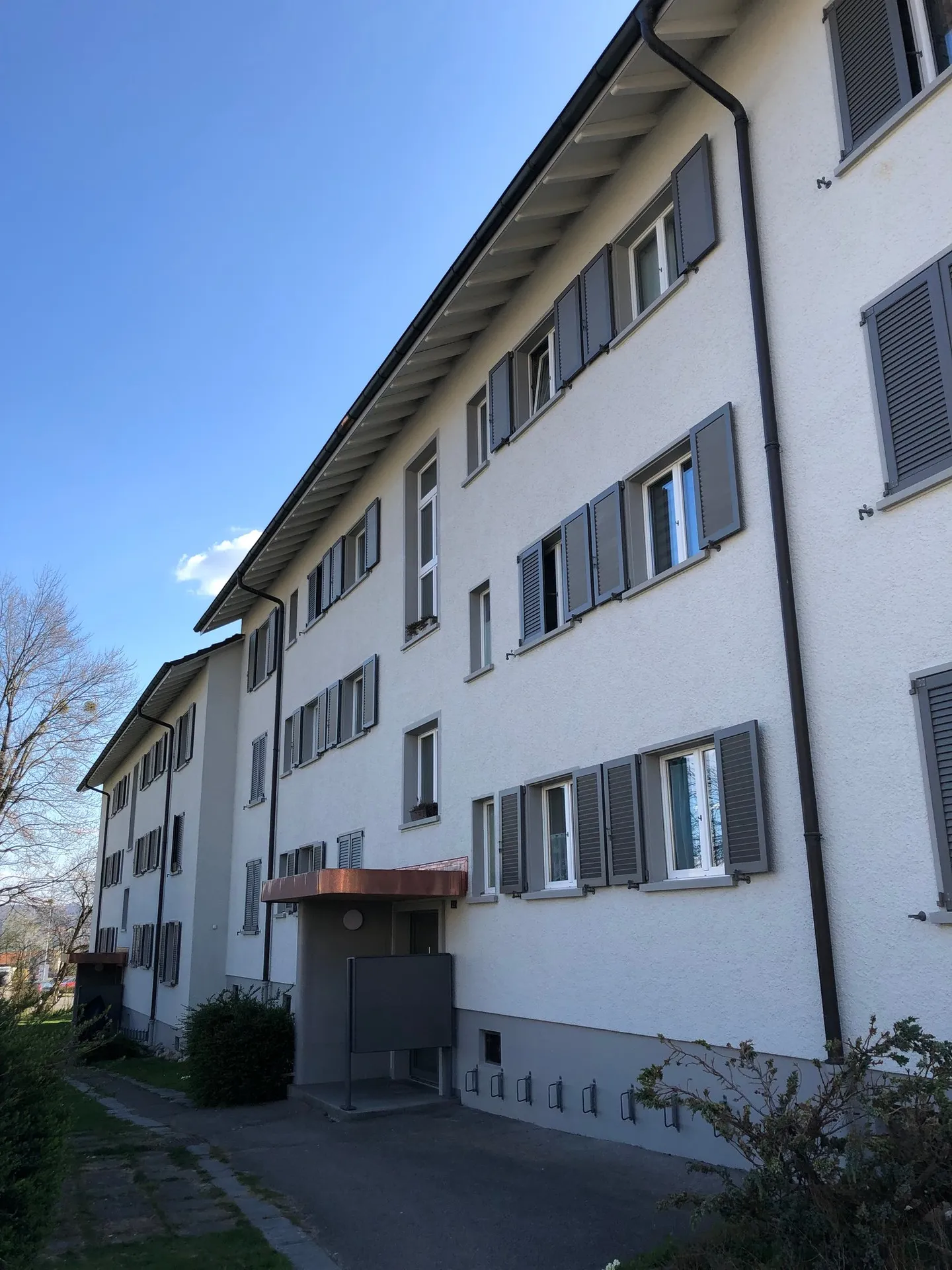 Luminoso appartamento di 3,5 stanze con balcone a Grenchen - Foto 1 di 15