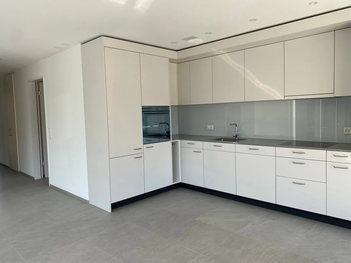 Your new home: Spacious 4½-room apartment, modern & perfectly located - Photo 4 of 10