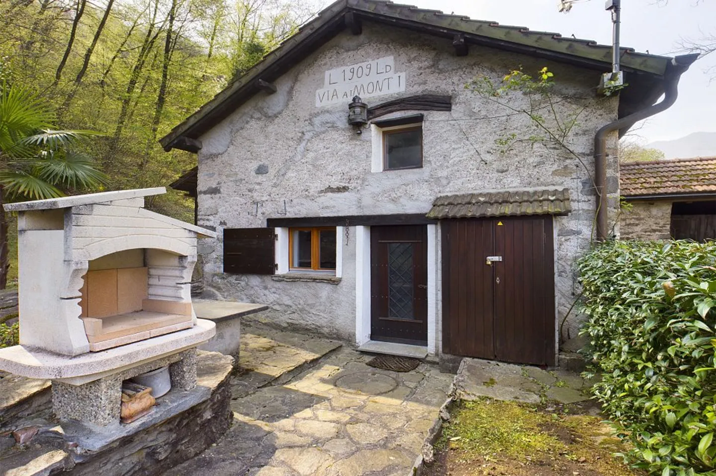 Fully renovated Ticino Rustico for your holidays - Photo 1 of 13