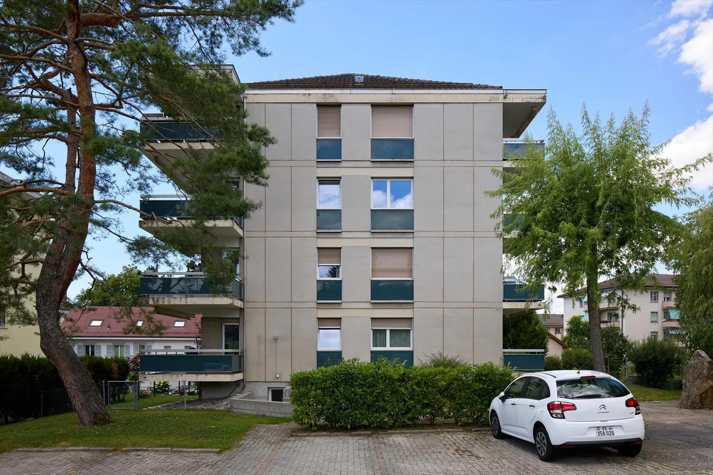 3.5 Room Apartment - Photo 3 of 3