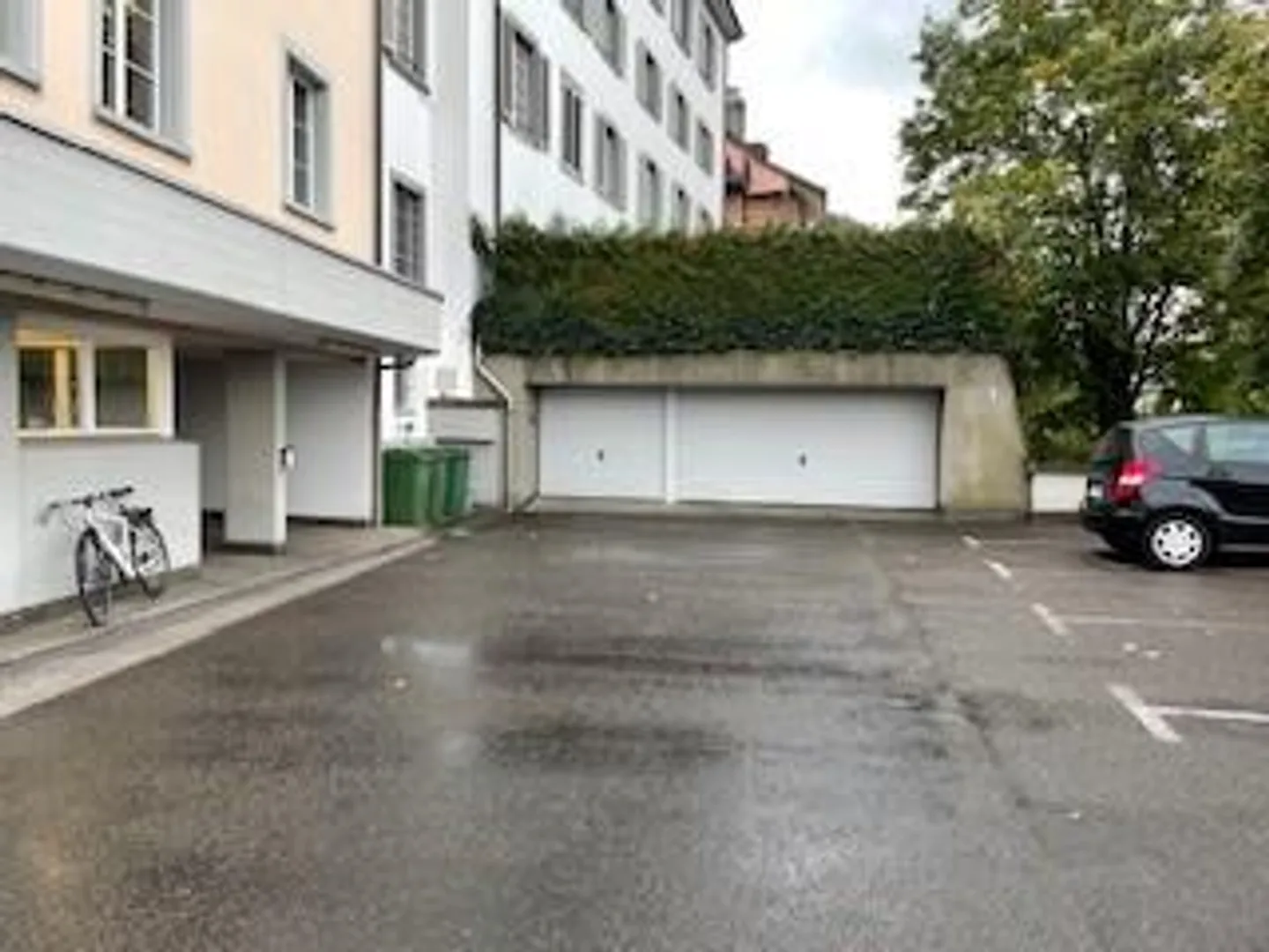 Double garage for rent - Photo 1 of 1