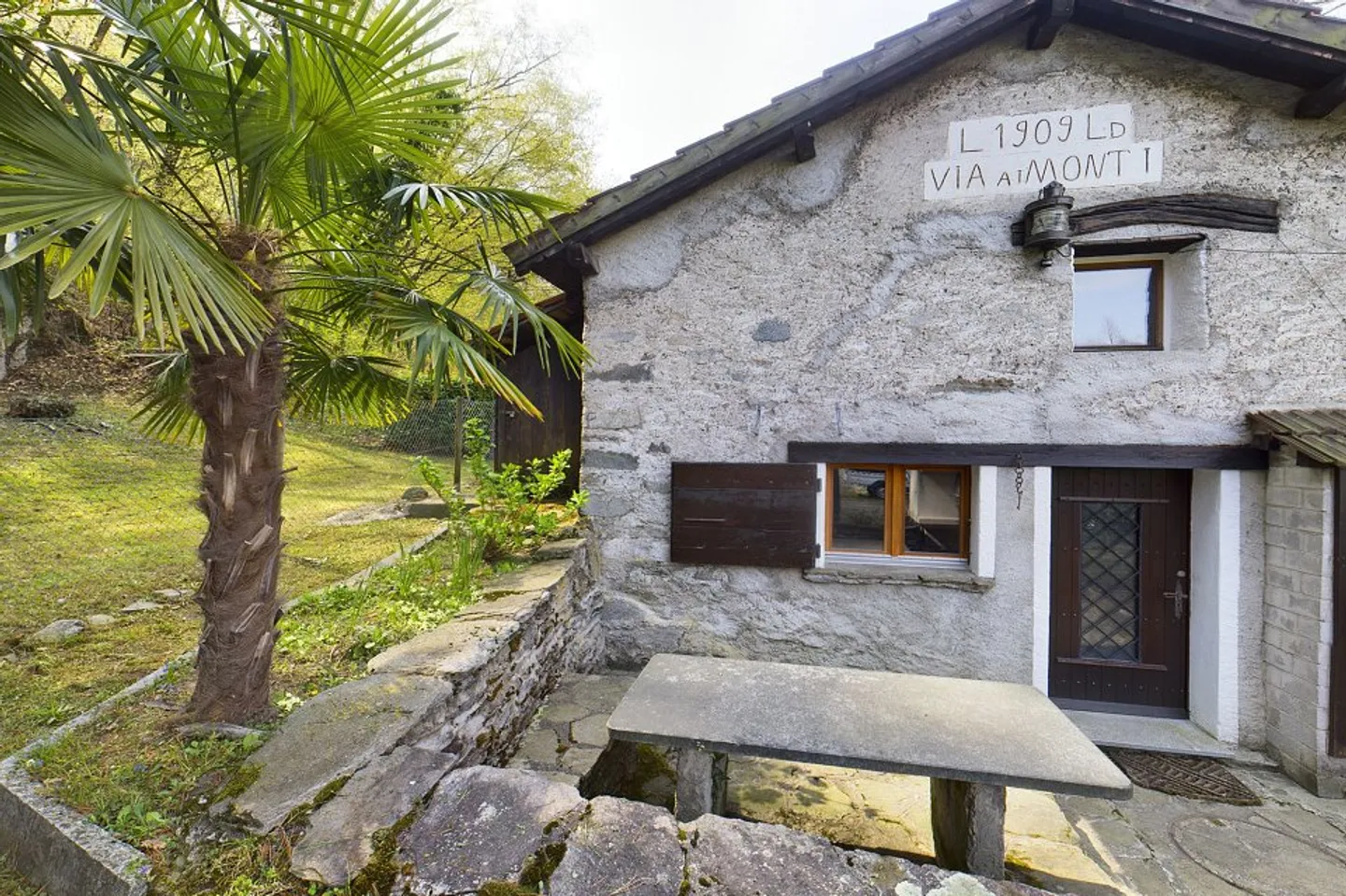Fully renovated Ticino Rustico for your holidays - Photo 2 of 13